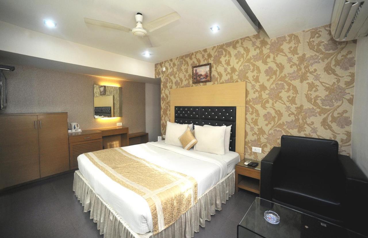 Hotel Lee International Kalkutta Kültér fotó