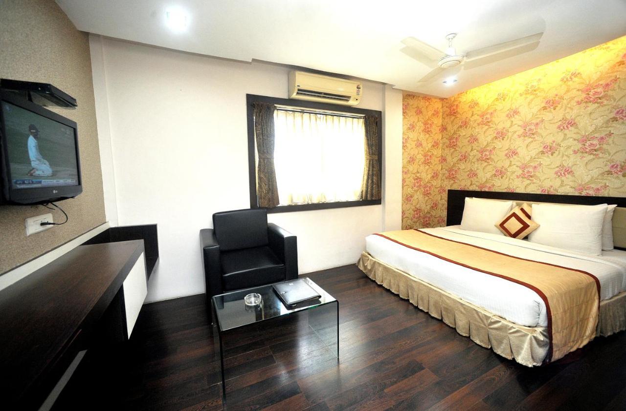 Hotel Lee International Kalkutta Kültér fotó