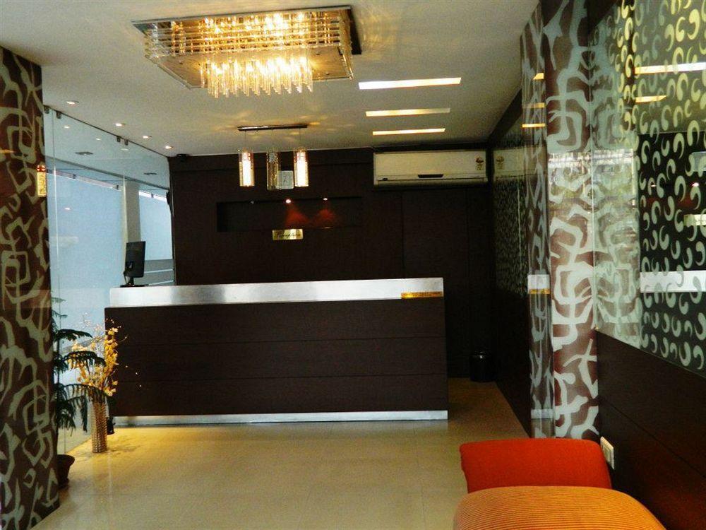 Hotel Lee International Kalkutta Kültér fotó