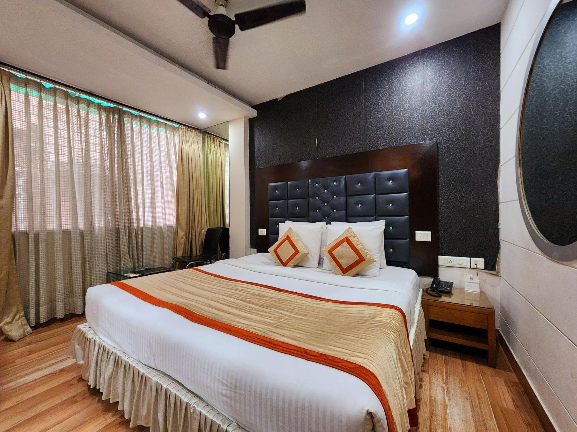 Hotel Lee International Kalkutta Kültér fotó